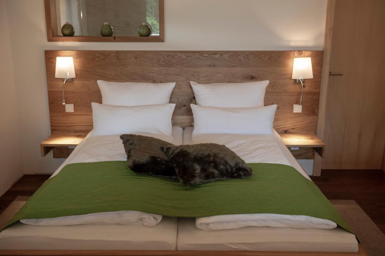 Forstgut - Premium Waldchalets Und Lodge Suiten Regen Dış mekan fotoğraf