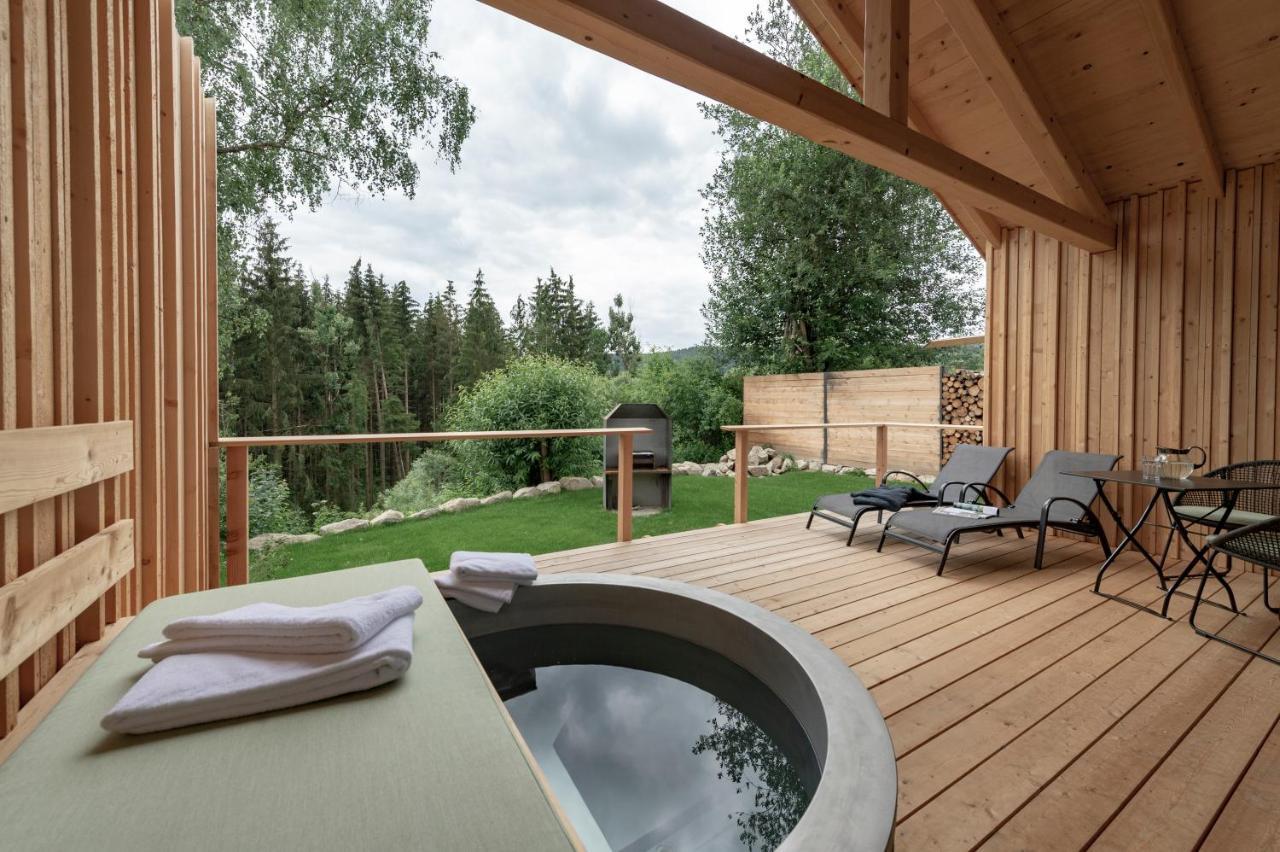 Forstgut - Premium Waldchalets Und Lodge Suiten Regen Dış mekan fotoğraf