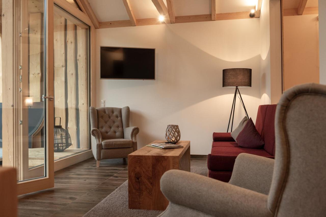 Forstgut - Premium Waldchalets Und Lodge Suiten Regen Dış mekan fotoğraf