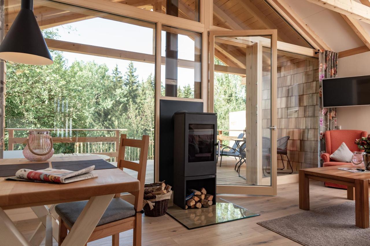Forstgut - Premium Waldchalets Und Lodge Suiten Regen Dış mekan fotoğraf