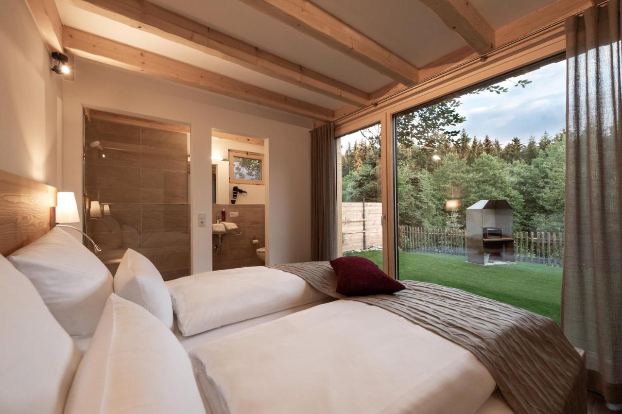 Forstgut - Premium Waldchalets Und Lodge Suiten Regen Dış mekan fotoğraf