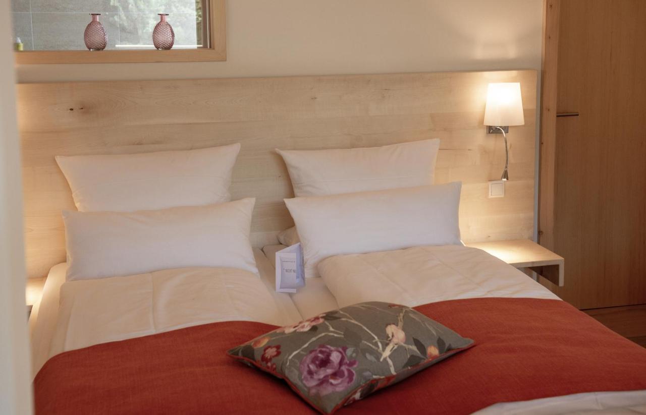 Forstgut - Premium Waldchalets Und Lodge Suiten Regen Dış mekan fotoğraf