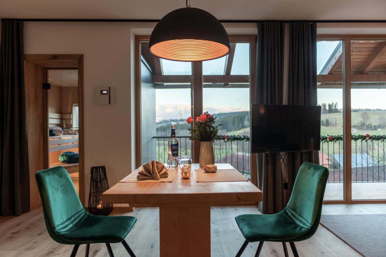 Forstgut - Premium Waldchalets Und Lodge Suiten Regen Dış mekan fotoğraf