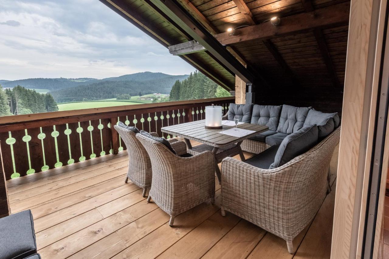 Forstgut - Premium Waldchalets Und Lodge Suiten Regen Dış mekan fotoğraf