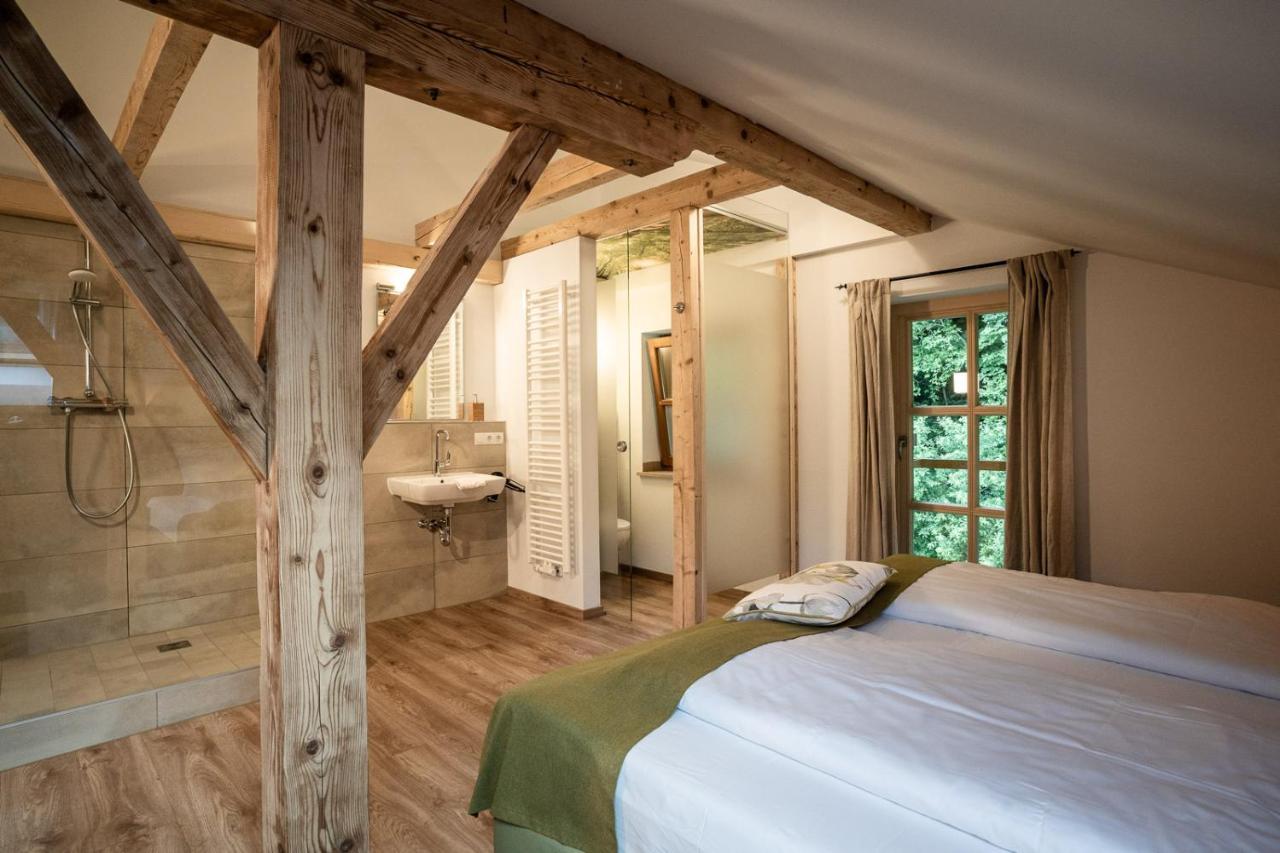 Forstgut - Premium Waldchalets Und Lodge Suiten Regen Dış mekan fotoğraf