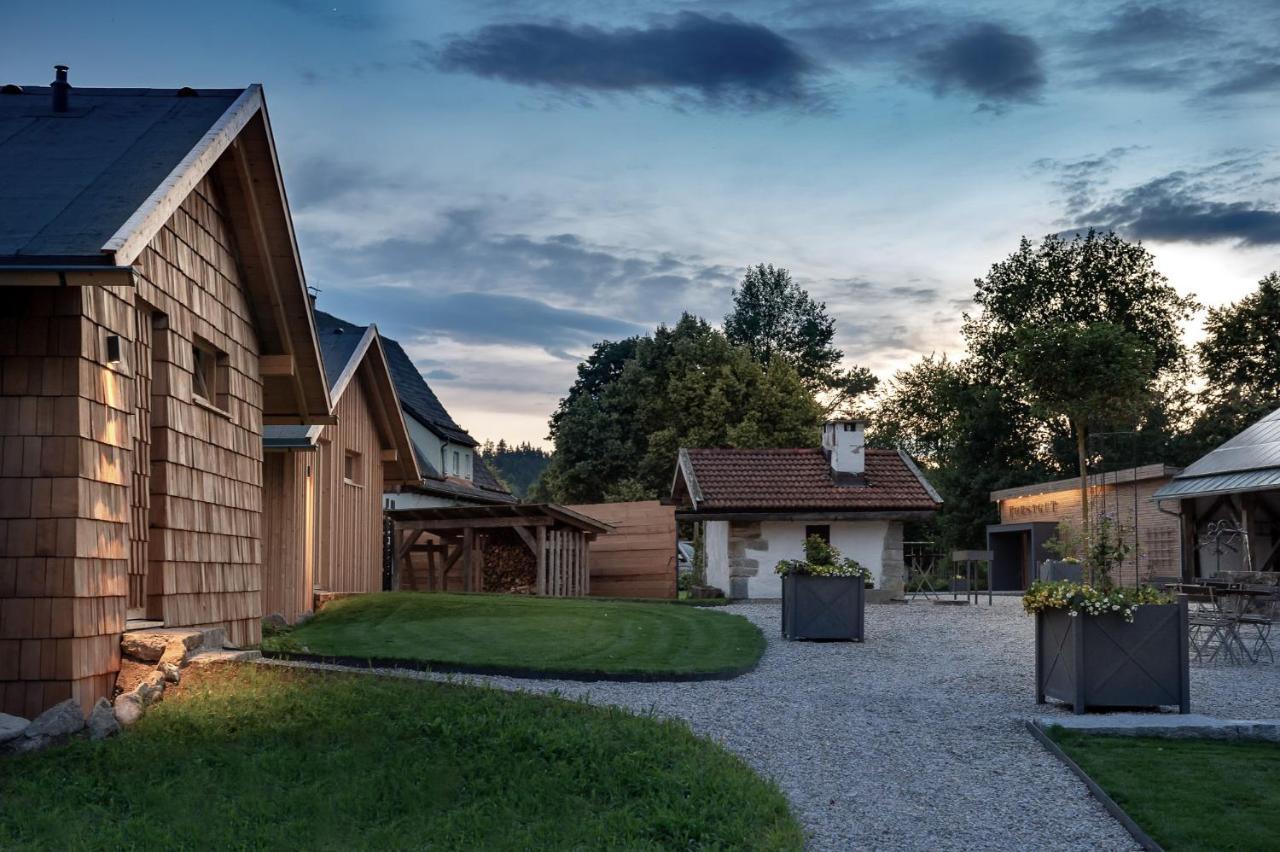 Forstgut - Premium Waldchalets Und Lodge Suiten Regen Dış mekan fotoğraf
