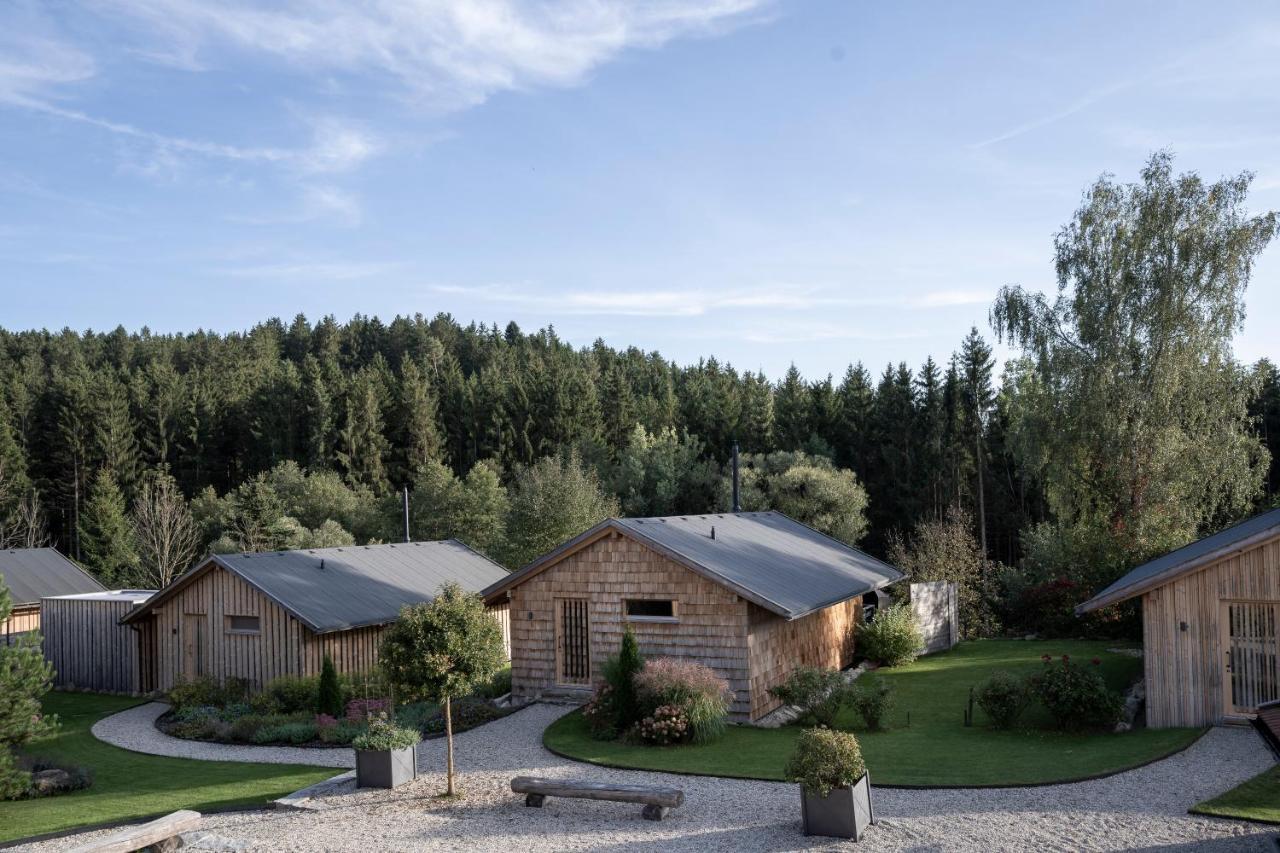 Forstgut - Premium Waldchalets Und Lodge Suiten Regen Dış mekan fotoğraf
